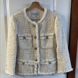 CHANEL Cream Tweed Bouclé Jacket with Gold Thread